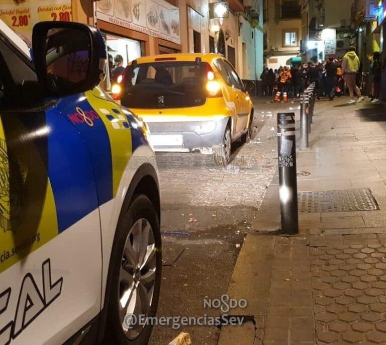 Seis detenidos y seis policías heridos en una fiesta en Sevilla con 20 personas sin mascarilla