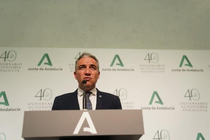 Andalucía no descarta decretar confinamientos por sus brotes