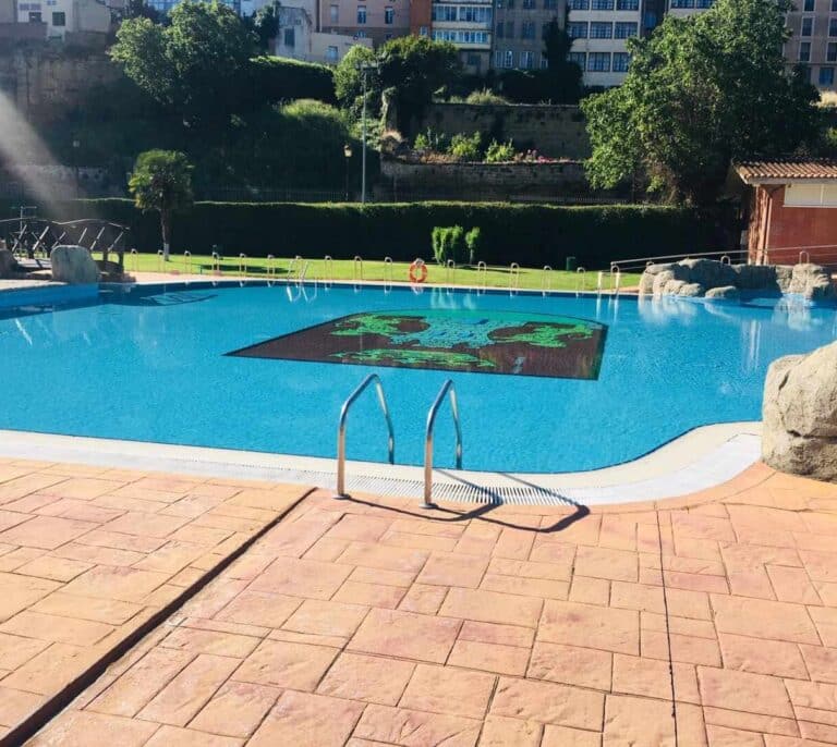 Un niño de 5 años ingresa grave tras ser sacado de una piscina en parada cardiorrespiratoria