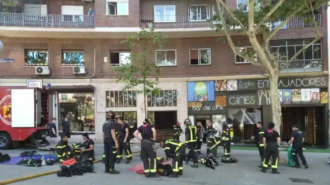 Los Cines Embajadores aplazan su inauguración tras un incendio eléctrico en el bloque del local