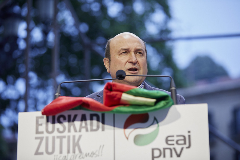 El presidente del PNV, Andoni Ortuzar, durante un mitin electoral.