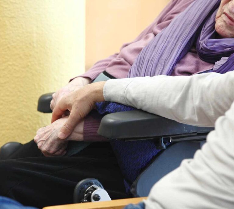 Detenido el director de una residencia que adormecía a los ancianos para robarles