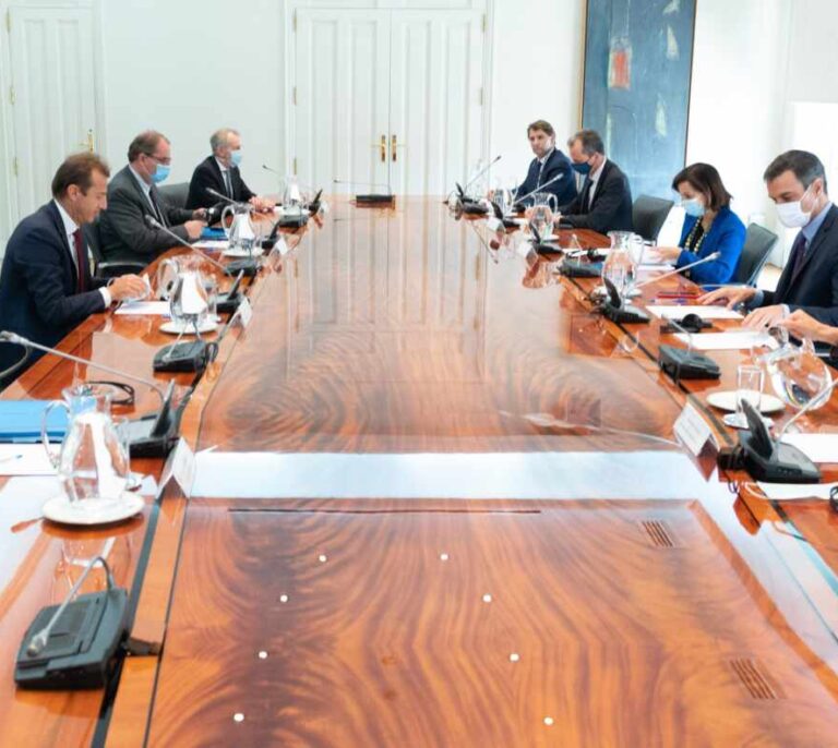 El Gobierno anuncia un acuerdo con Airbus para rescatar a la industria aeroespacial