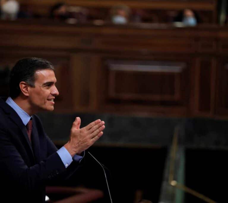 Sánchez funcionando a soplidos (y Vox al rescate)