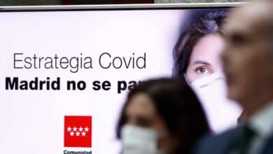 ¿Qué es y cómo funciona la polémica cartilla Covid de Ayuso?