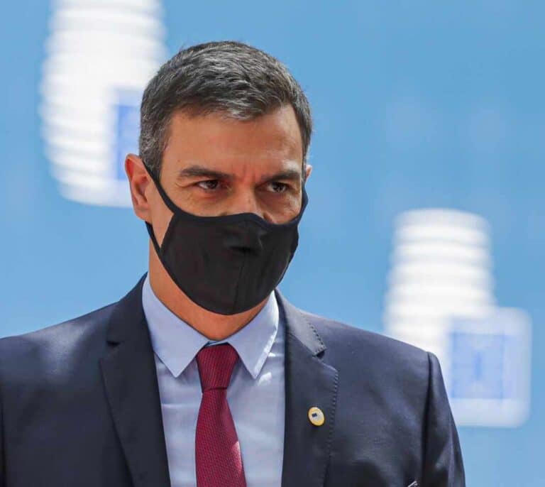 Casado defiende la gestión de Ayuso y acusa a Sánchez de "atacar Madrid"