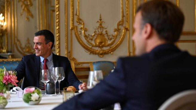 Imagen de archivo de un almuerzo de trabajo de Sánchez y Macron en el Palacio del Elíseo. Imagen de archivo de un almuerzo de trabajo de Sánchez y Macron en el Palacio del Elíseo.