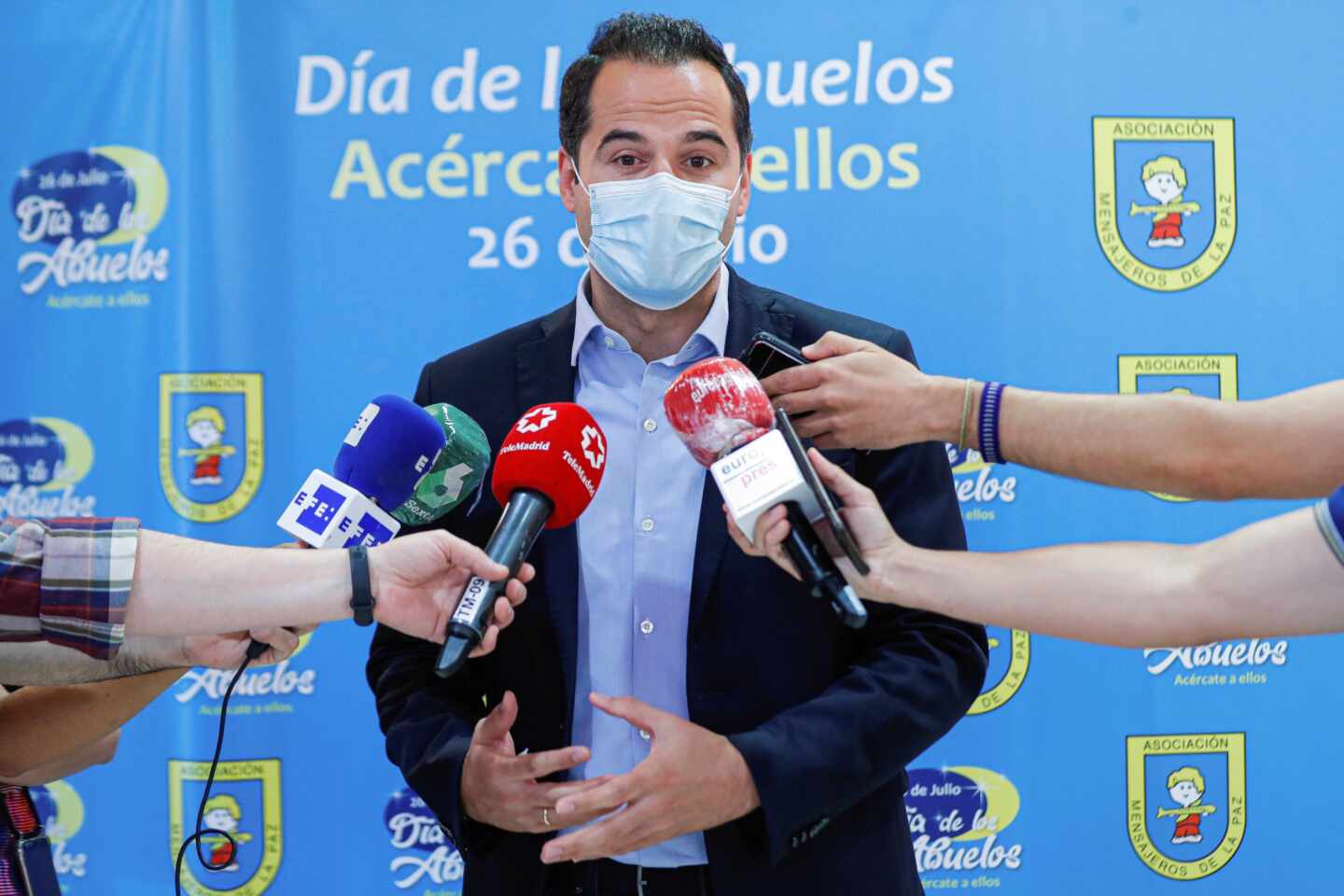 Aguado critica que el triple control sanitario de Barajas es un "chiste"