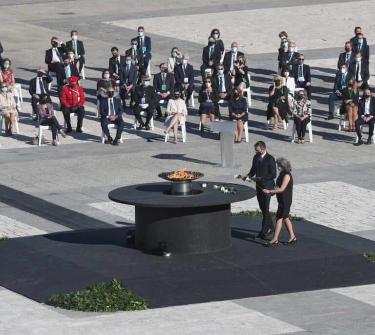 Un funeral de telediario