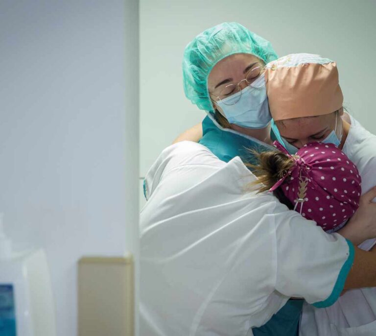 Los sanitarios ante la segunda ola: sobremedicación, agotamiento y estrés