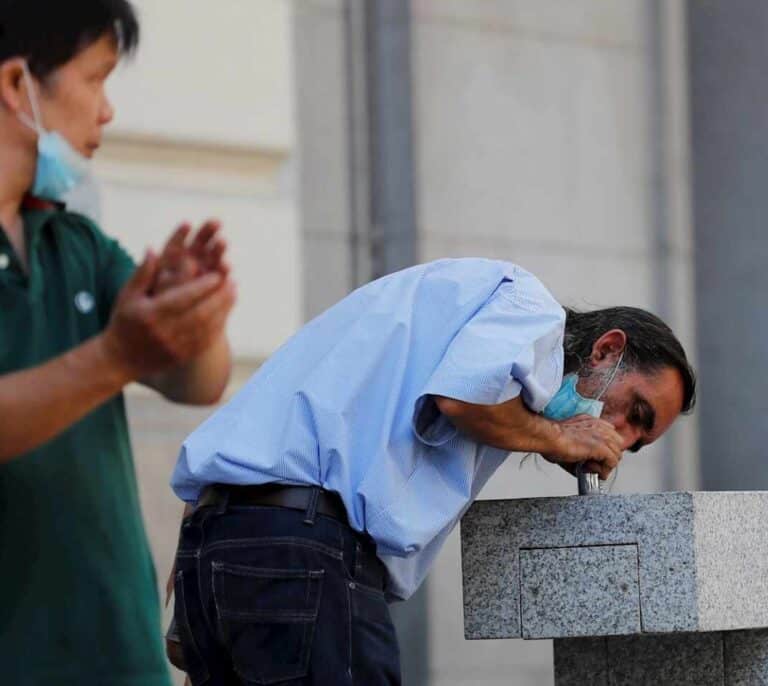El calor, hasta 42 grados, persiste y activa nivel naranja en 12 comunidades