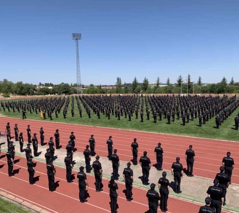 Interior convocará 4.520 plazas para ingresar en la Policía y la Guardia Civil