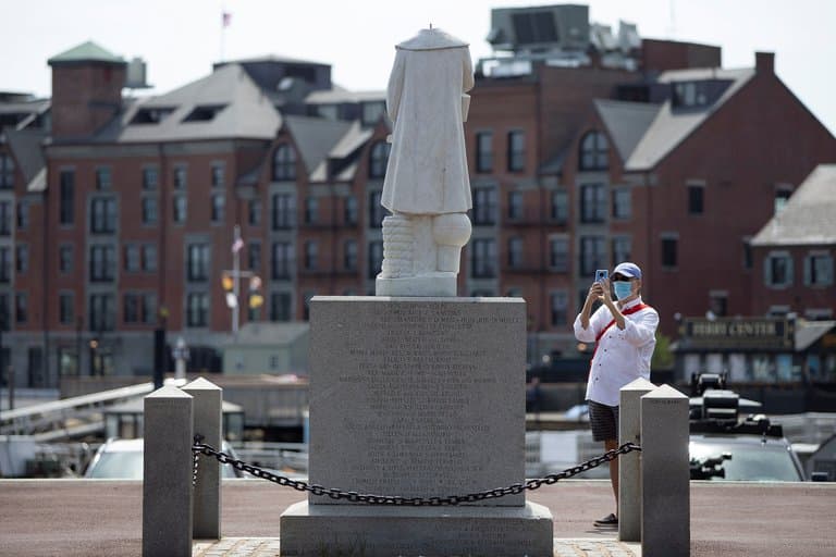 Estatua de Cristobal Colón decapitada en Boston, Massachusetts. 