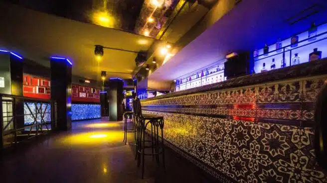 Andalucía asegura que el brote de la discoteca de Córdoba ya está controlado
