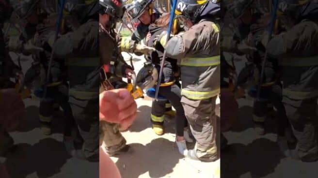 Tiktoker rescatada por los bomberos. Tiktoker rescatada por los bomberos.