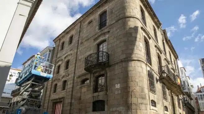 Los Franco ponen en venta la Casa Cornide durante el juicio por el Pazo Meirás