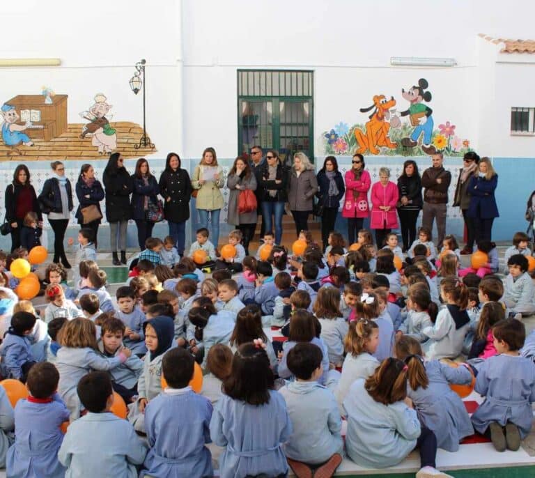 La enseñanza concertada denuncia la "discriminación" que sufre del PSOE y Podemos