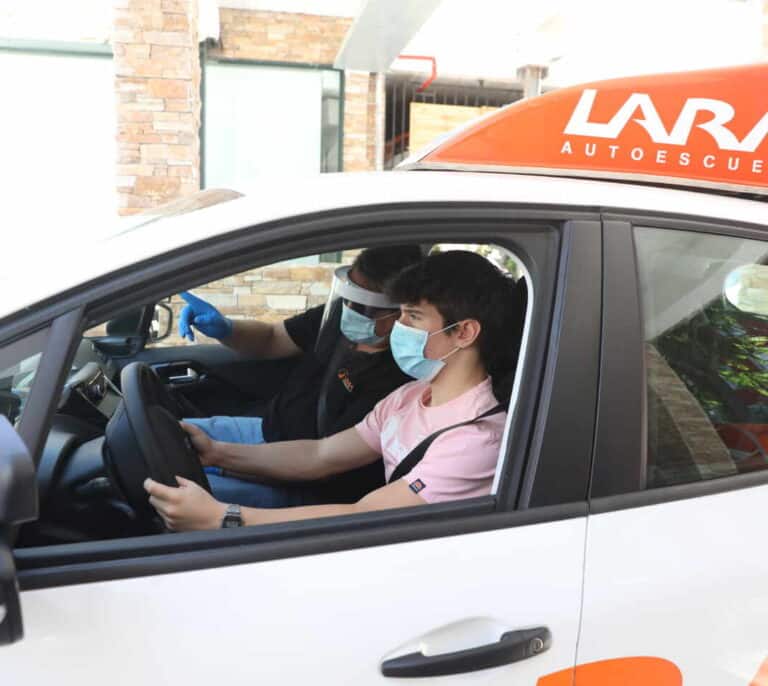 Las autoescuelas de Madrid aseguran estar "al borde de la quiebra"