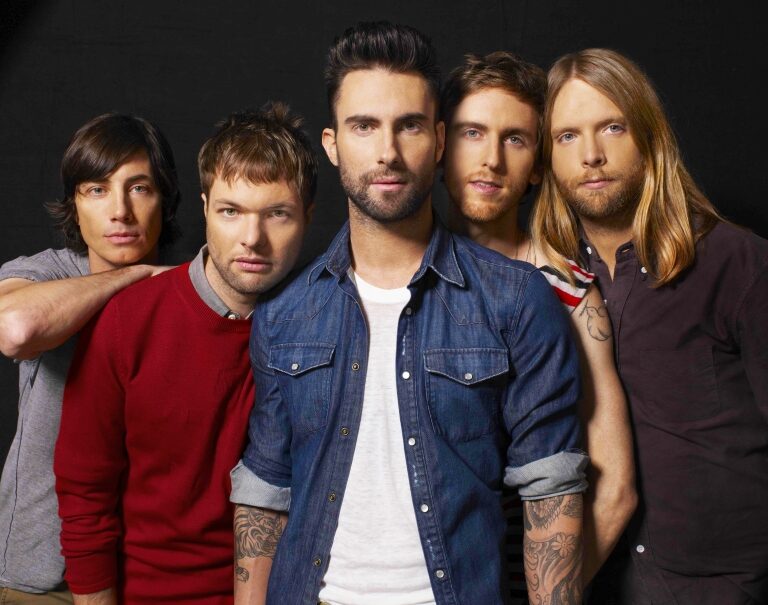 Mickey Madden, bajista de Maroon 5, arrestado por violencia de género