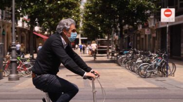 Cómo debes guardar tu mascarilla cuando te la quitas para no correr riesgos