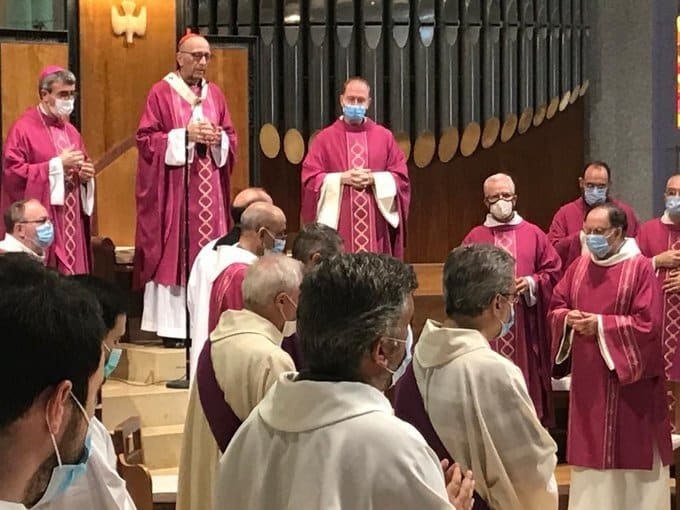 Torra sanciona al arzobispo Omella por celebrar misa el domingo en la Sagrada Familia