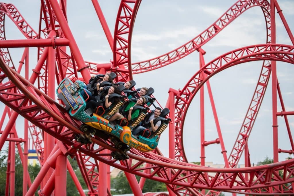 Los parques temáticos y de atracciones emplean a más de 1.000 profesionales de la cultura cada año