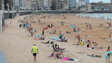 Alertan del gel hidroalcohólico en playas y piscinas por riesgo de quemaduras