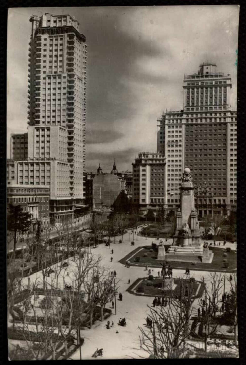 Fotografía del Edificio España de 1955