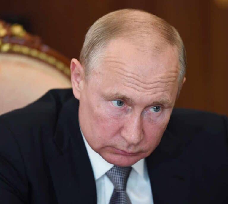 EEUU y Reino Unido acusan a Rusia de intentar robar información sobre la vacuna del Covid con hackers