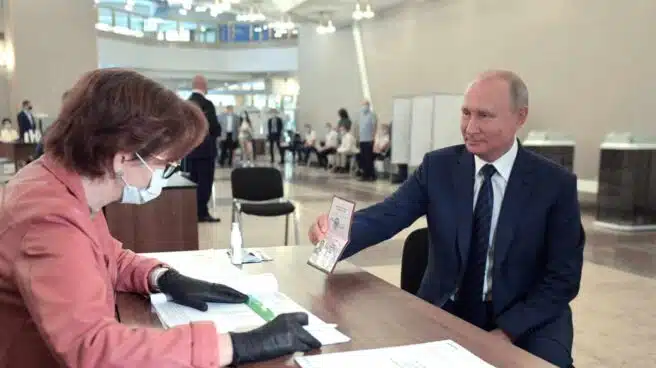 Vladimir Putin gana la consulta en Rusia para mantenerse en el poder hasta 2036