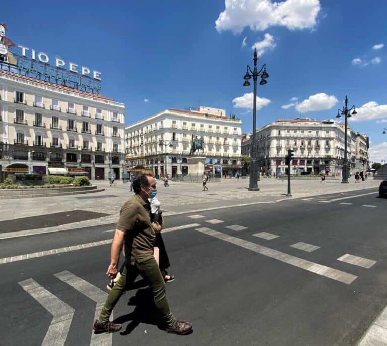 Madrid reconoce 500 contagios el fin de semana, la mayoría entre menores de 40 años
