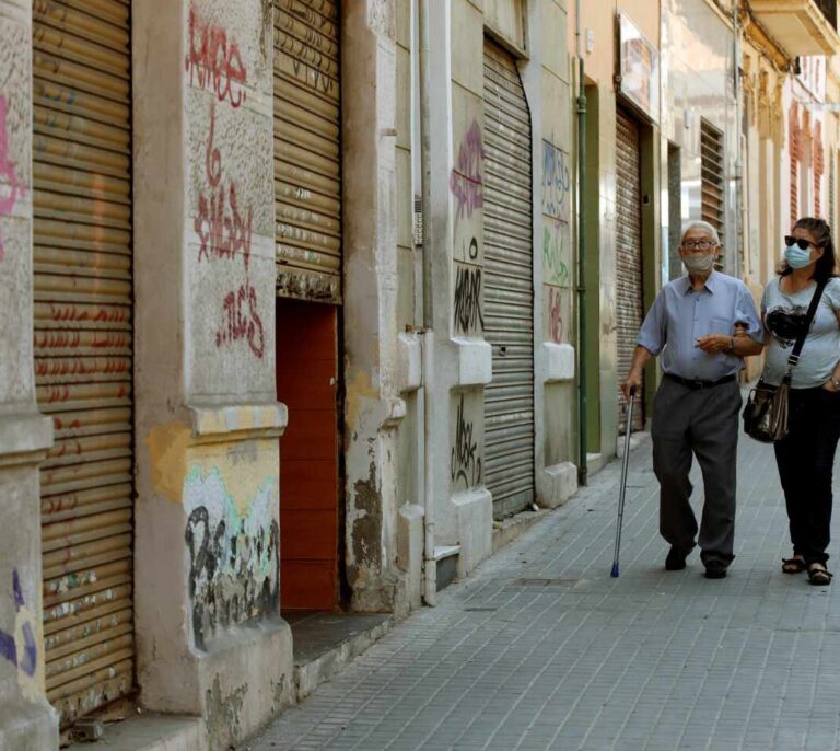 Cataluña prepara medidas para frenar la transmisión en L'Hospitalet: "La situación es complicada"