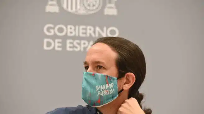 El PSOE libra a Iglesias de comparecer en el Congreso y Sánchez le expresa "total apoyo"