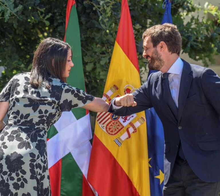 Decenas de concejales de Cs en Cataluña buscan cobijo en el PP tras la debacle del 14F
