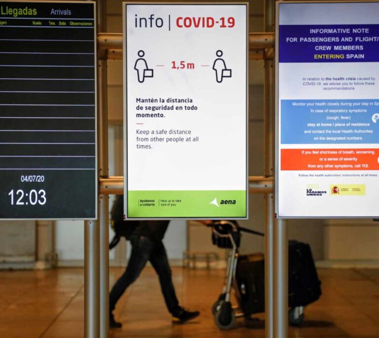 Los aeropuertos despegan pero aún sólo con una cuarta parte de los vuelos que el verano pasado