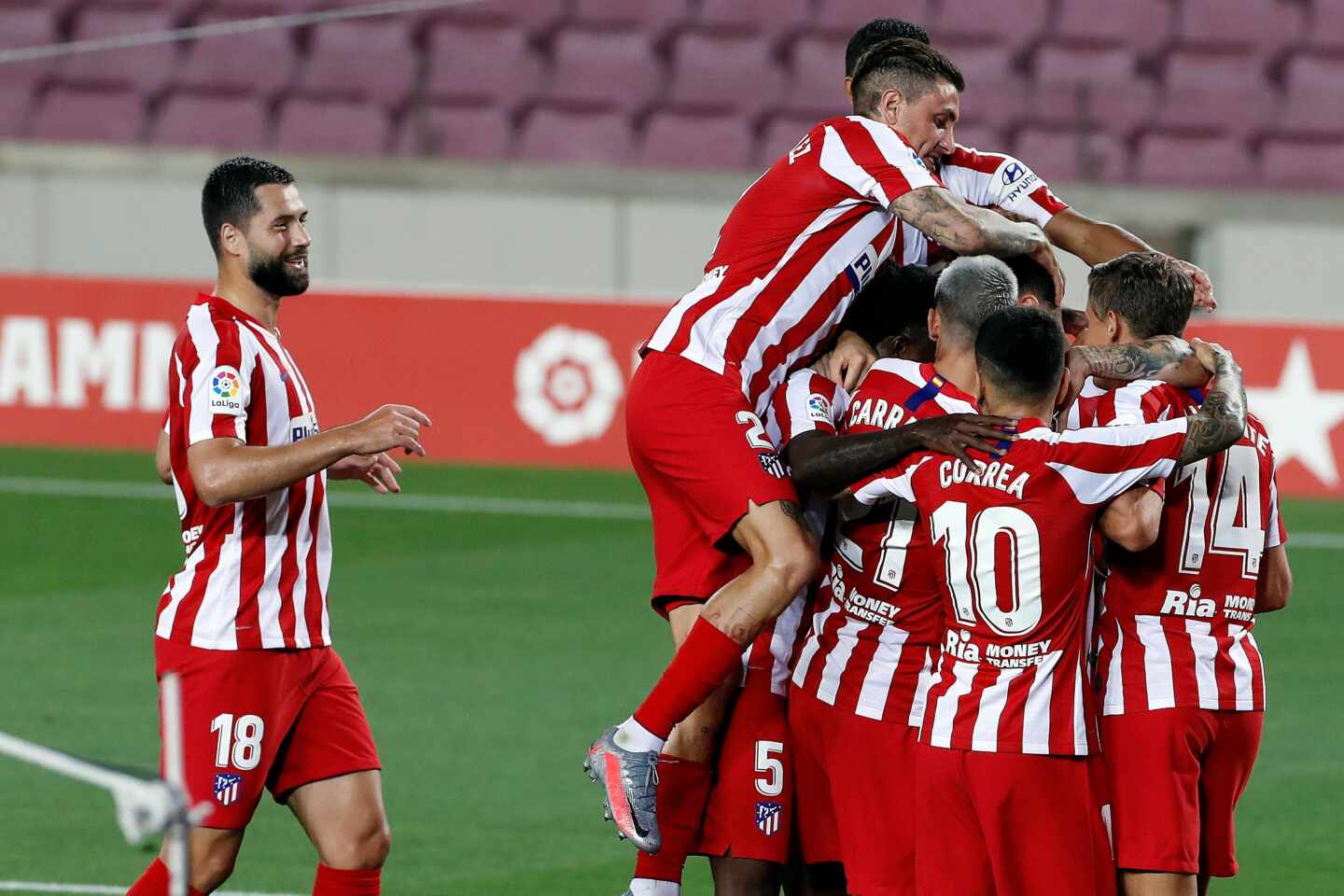 Los jugadores del Atlético de Madrid celebran un gol.