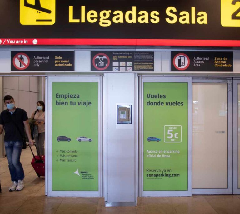 A la España de la crisis le cuesta despegar: pierde más de la mitad de vuelos en pleno verano