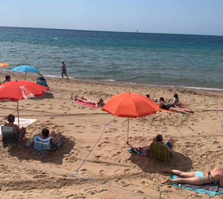 Benidorm suprime desde este sábado la parcelación de las playas