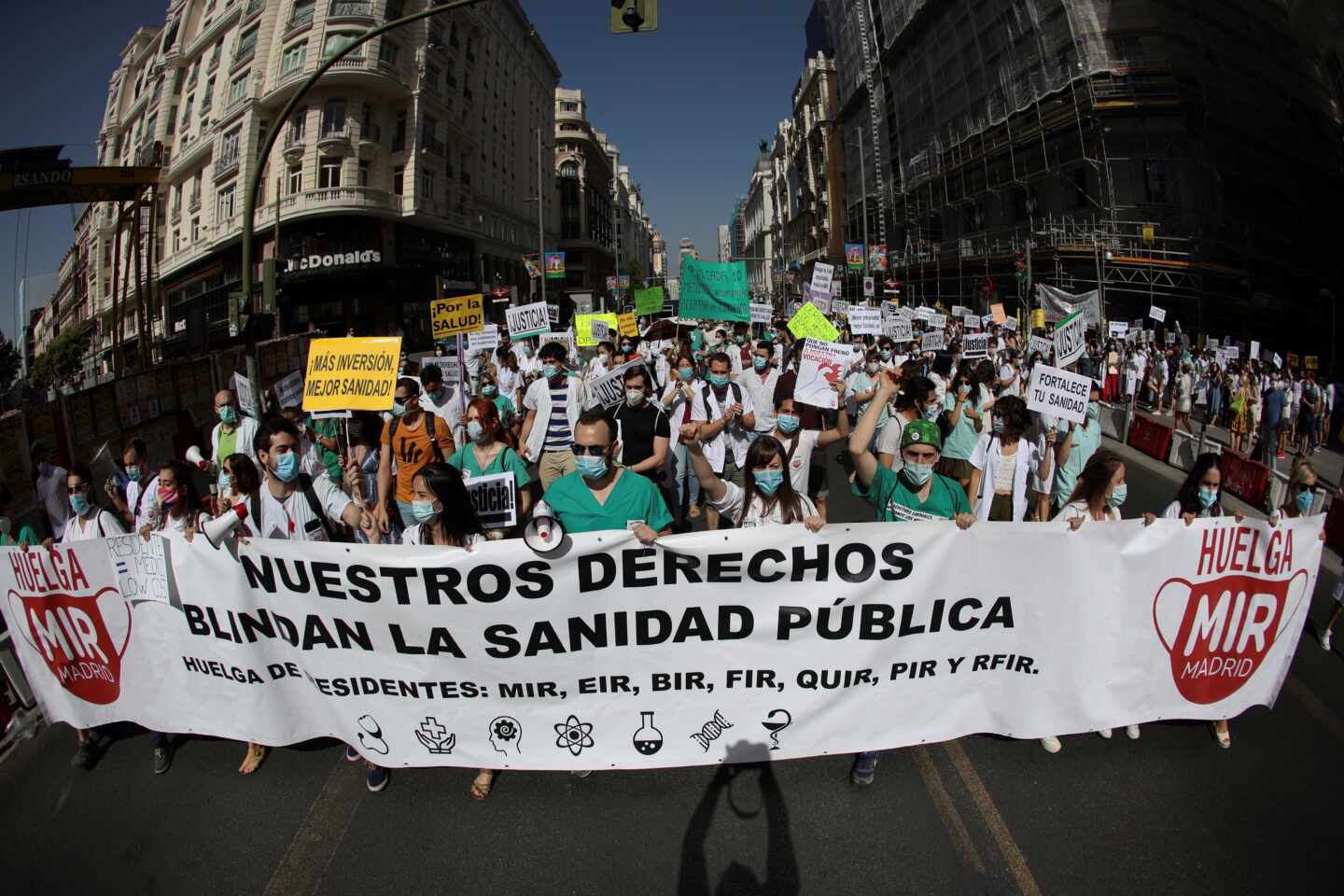 Una sentencia reconoce el derecho de los MIR a cobrar dos pagas extras