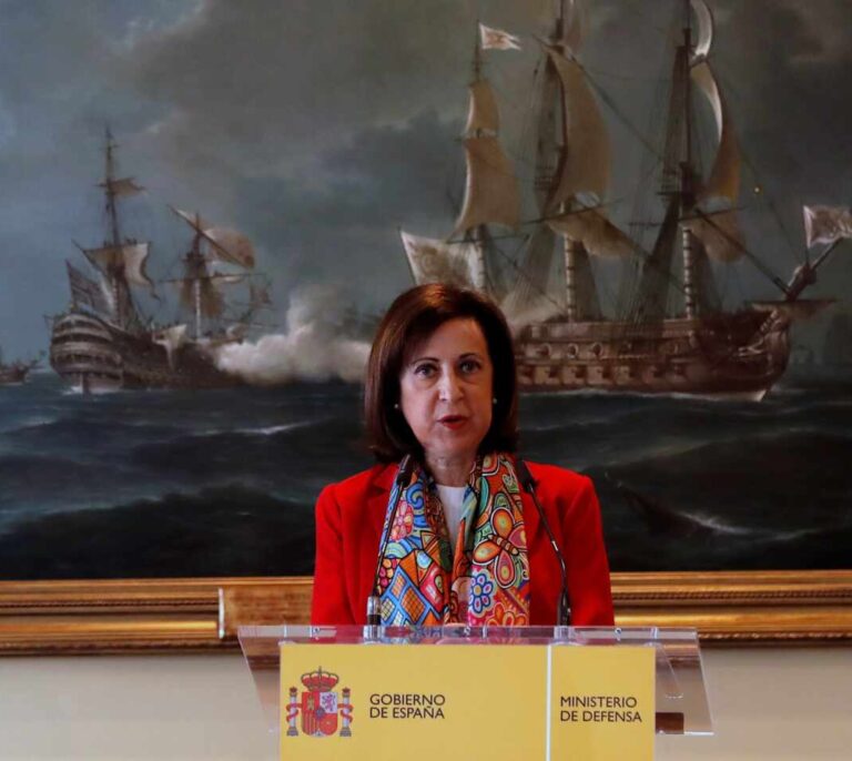 Robles desacredita a Iglesias: "En una democracia los insultos no son justificables"