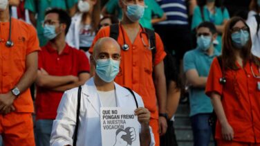 Los MIR comienzan su huelga en Madrid: "¡No es formación, es explotación!"