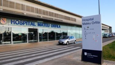 Muere la niña que se cayó a una piscina en Menorca