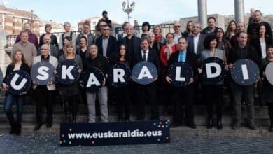 Euskadi paga 1.200 euros por cada uno de los 32.000 alumnos de las academias de euskera