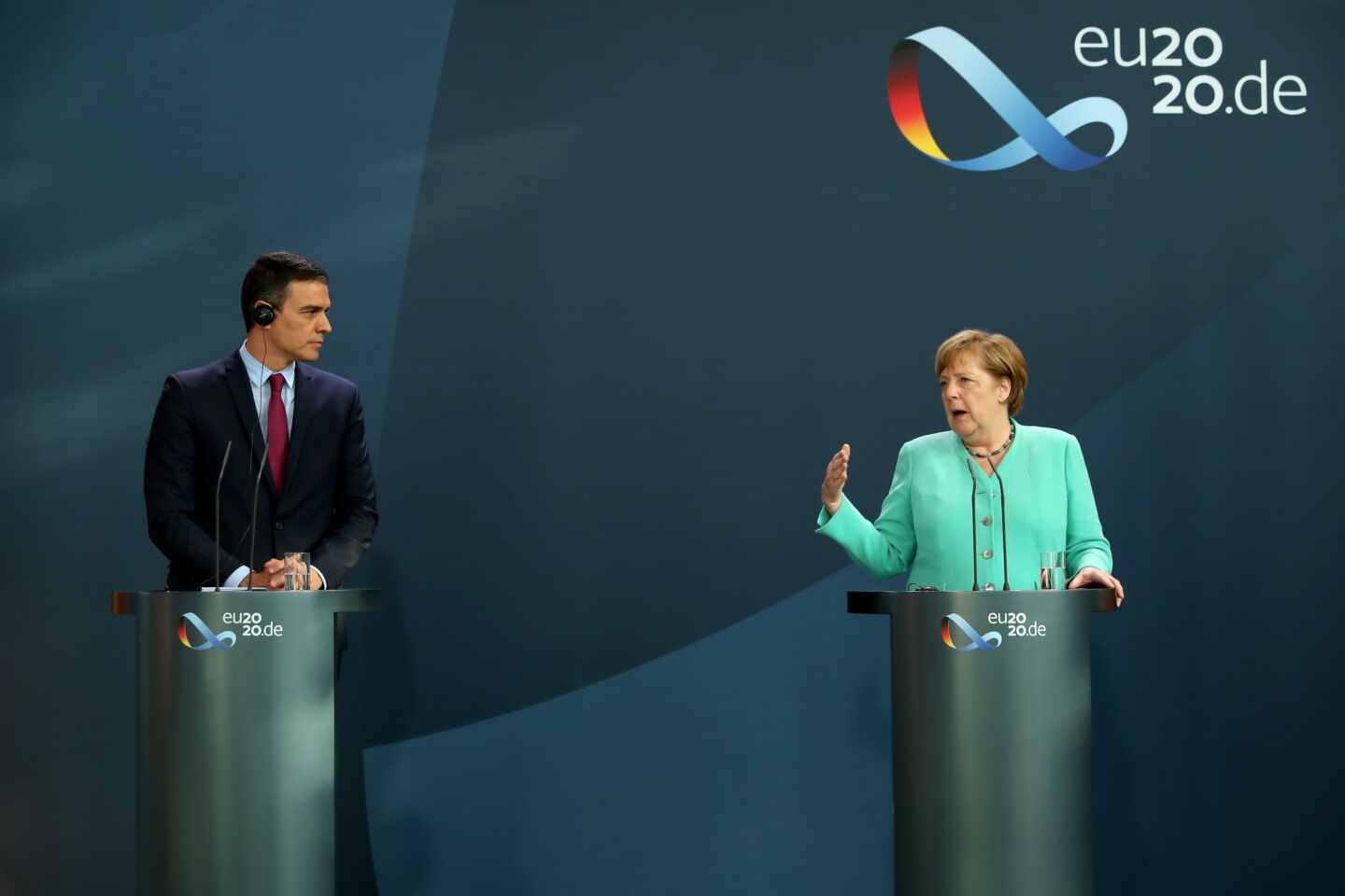 Merkel asume ante Sánchez que hay "serias diferencias" sobre el fondo de la UE