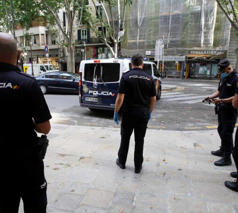 Fallece en Palma una mujer tras ser agredida por su marido, que fue detenido