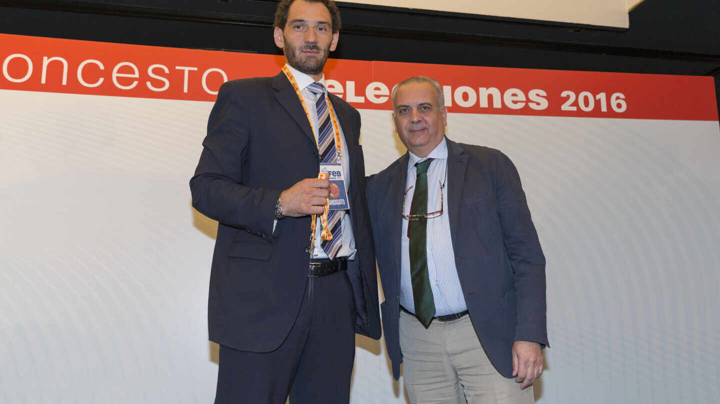Jorge Garbajosa y José Luis Sáez, el día en que el primero relevó al segundo.