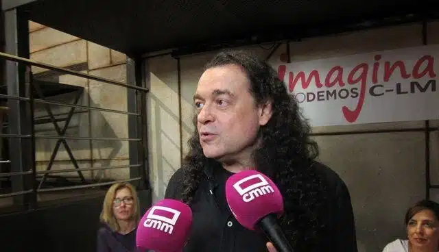 El crítico Fernando Barredo también presenta los avales para optar a liderar Podemos