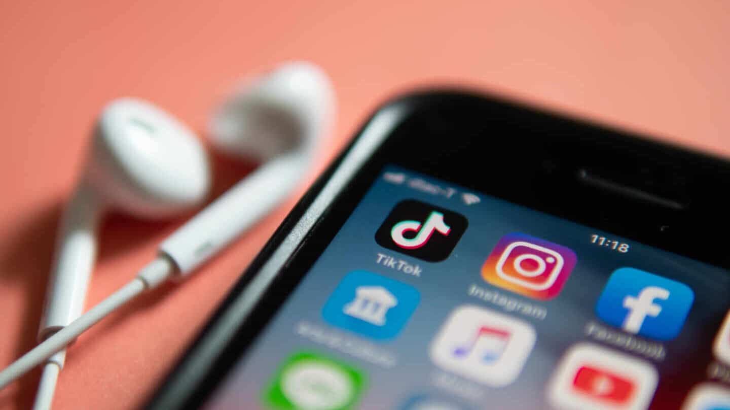 facebook instagram tiktok iphone