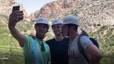 Banderas, Bisbal y María Casado visitan el Caminito del Rey, candidato a patrimonio de la Unesco