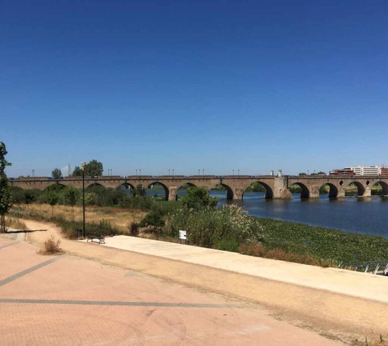 Hallan el cadáver de un varón que se habría lanzado al río Guadiana para rescatar la caja de una tragaperras